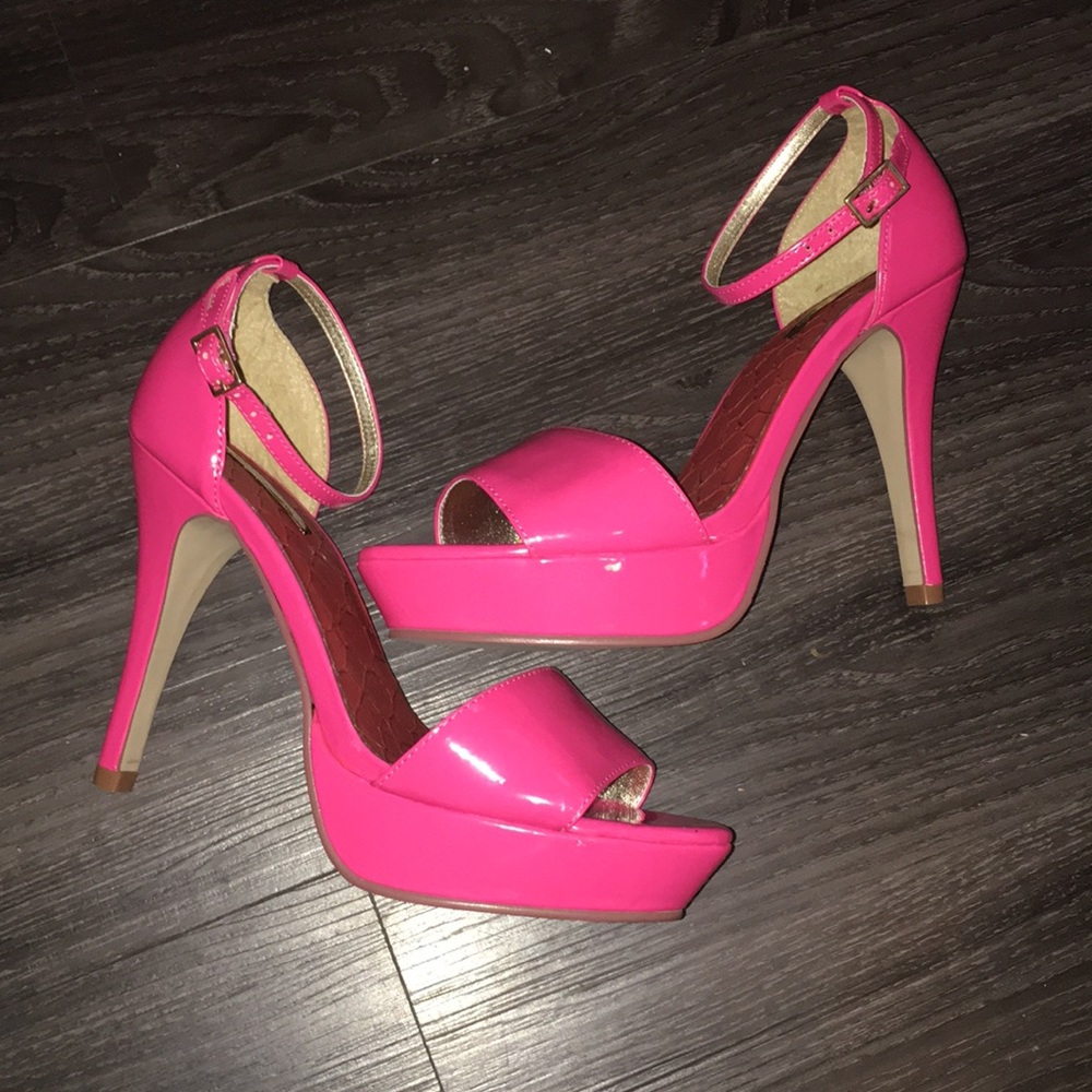 Michael Antonio pink heels